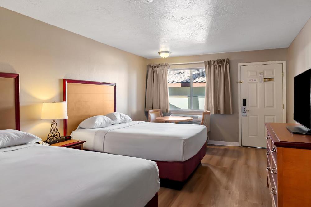 Superior Queen Room interior